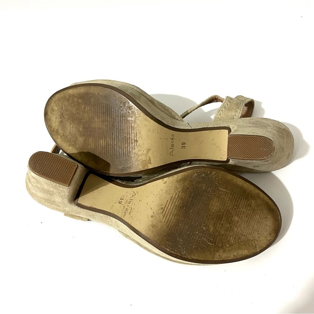 Alesya Suede Platform Sandals Womens 8.5 Khaki Chunky Heel Peep Toe T Strap - Picture 6 of 11